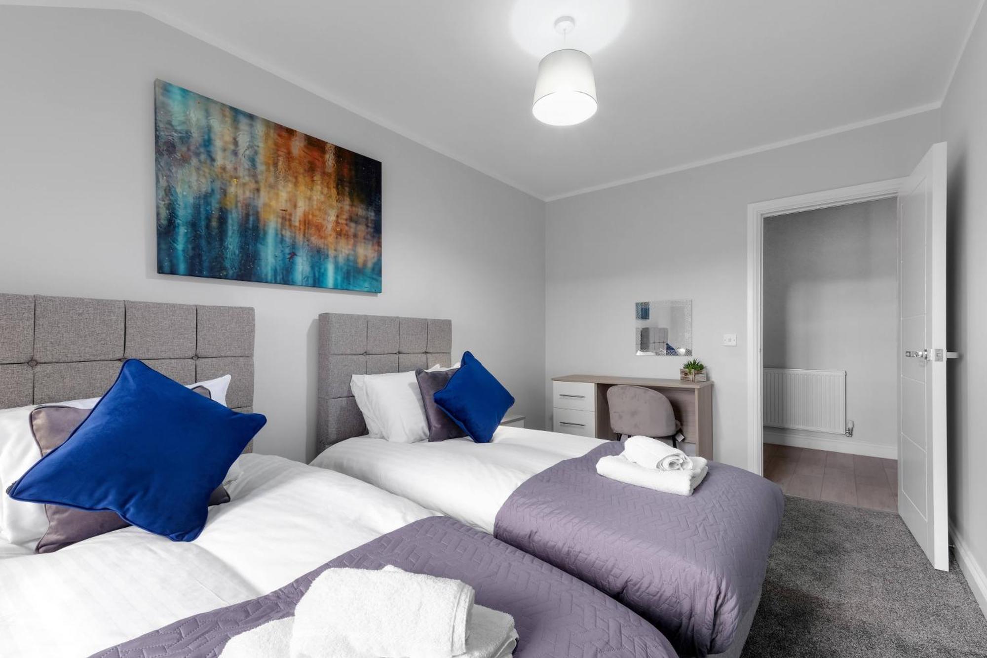 2 Bedroom Penthouse With Parking High Wycombe By 360Stays Eksteriør bilde
