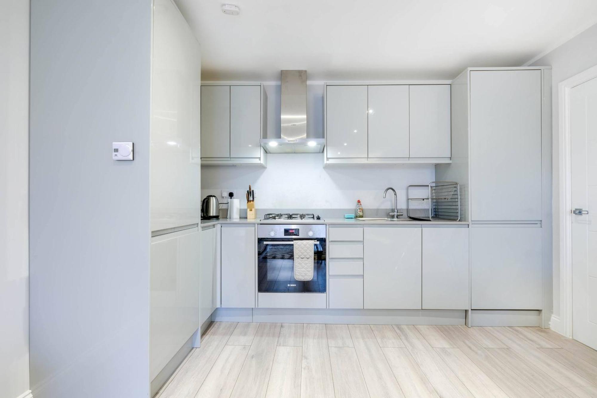 2 Bedroom Penthouse With Parking High Wycombe By 360Stays Eksteriør bilde